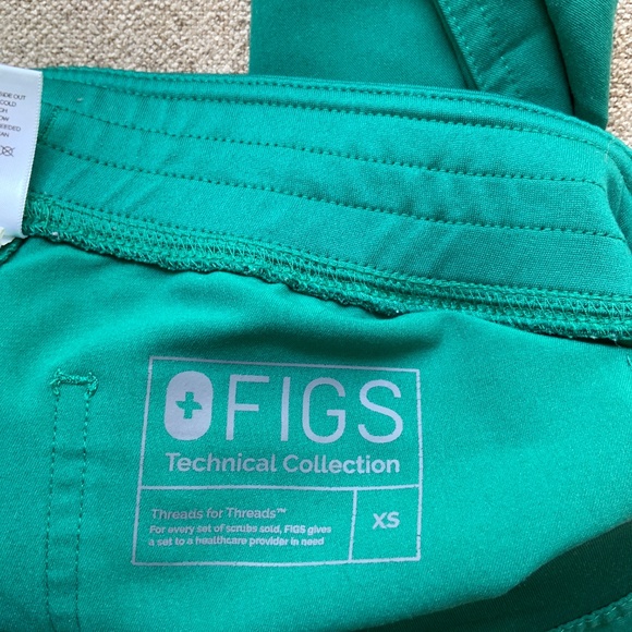 Green figs Livingston scrub pant - Picture 3 of 3